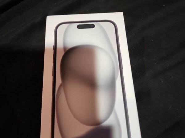 Black iPhone 15 256gb 6H19