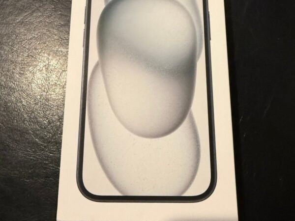 Apple iPhone 15 UNLOCKED 128GB *new**open box* 7X67