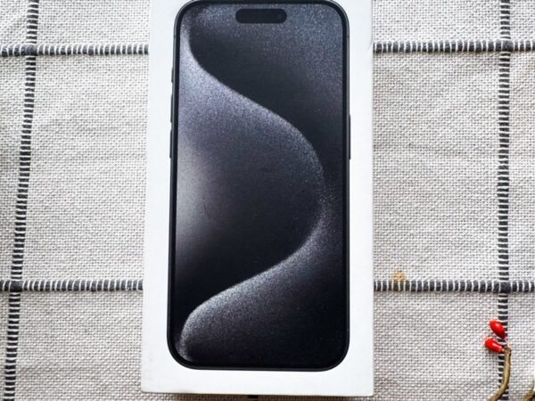 Black Titanium IPhone 15 pro 128gb (unlocked) 7V99