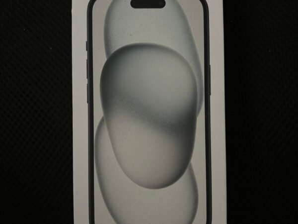 Apple IPhone 15 128 gb Unlocked 3O27