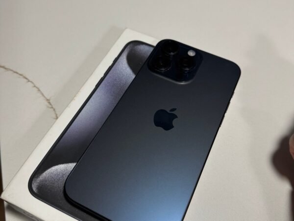 iPhone 15 PRO MAX 256G UNLOCKED 3E93